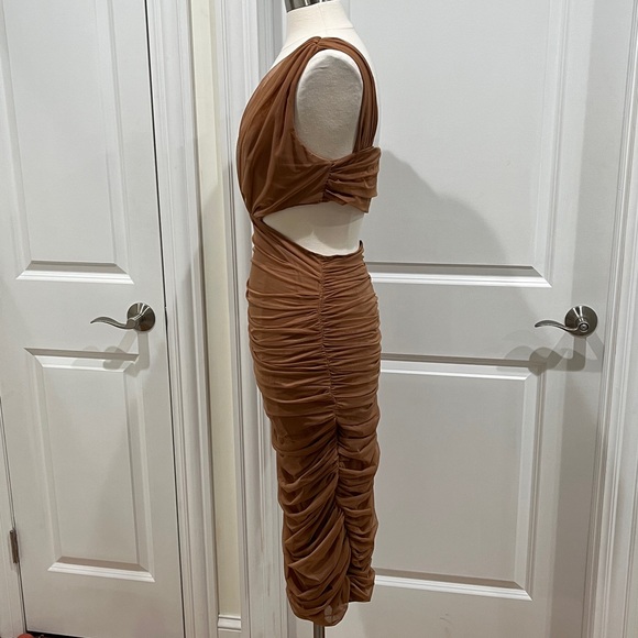 NEW! AKIRA ALWAYS A SLAY THIS‎ WAY LOW V NECK MIDI DRESS in LIGHT BROWN SIZE L - Picture 9 of 16